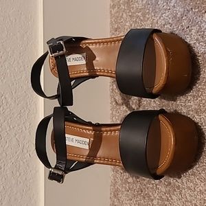 Steve Madden black leather Laurisa platform heels